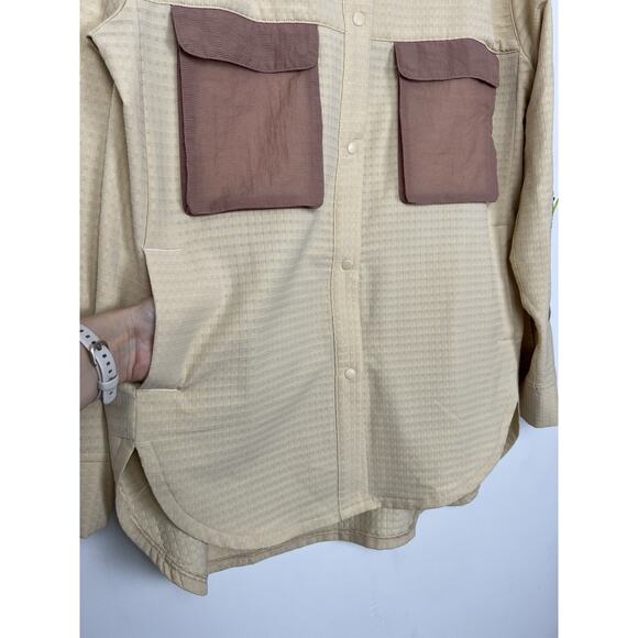 Lululemon Women's 4 Grid Fleece Hiking Overshirt Beige Snap Pockets Gorpcore - Picture 6 of 10